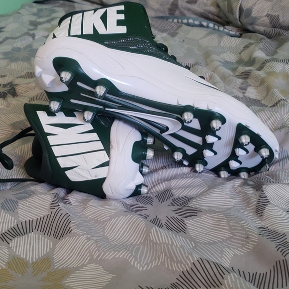 Nike's High Top football cleats. - Picture 4 of 7